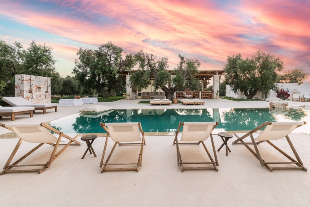 Puglia Italy vacation rental pool.